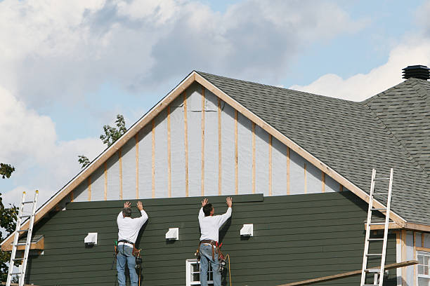 Professional Siding Contractor technician working in Poquoson, VA